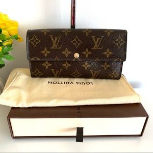 Authentic Louis Vuitton Wallet ❤️date stamp CT1182